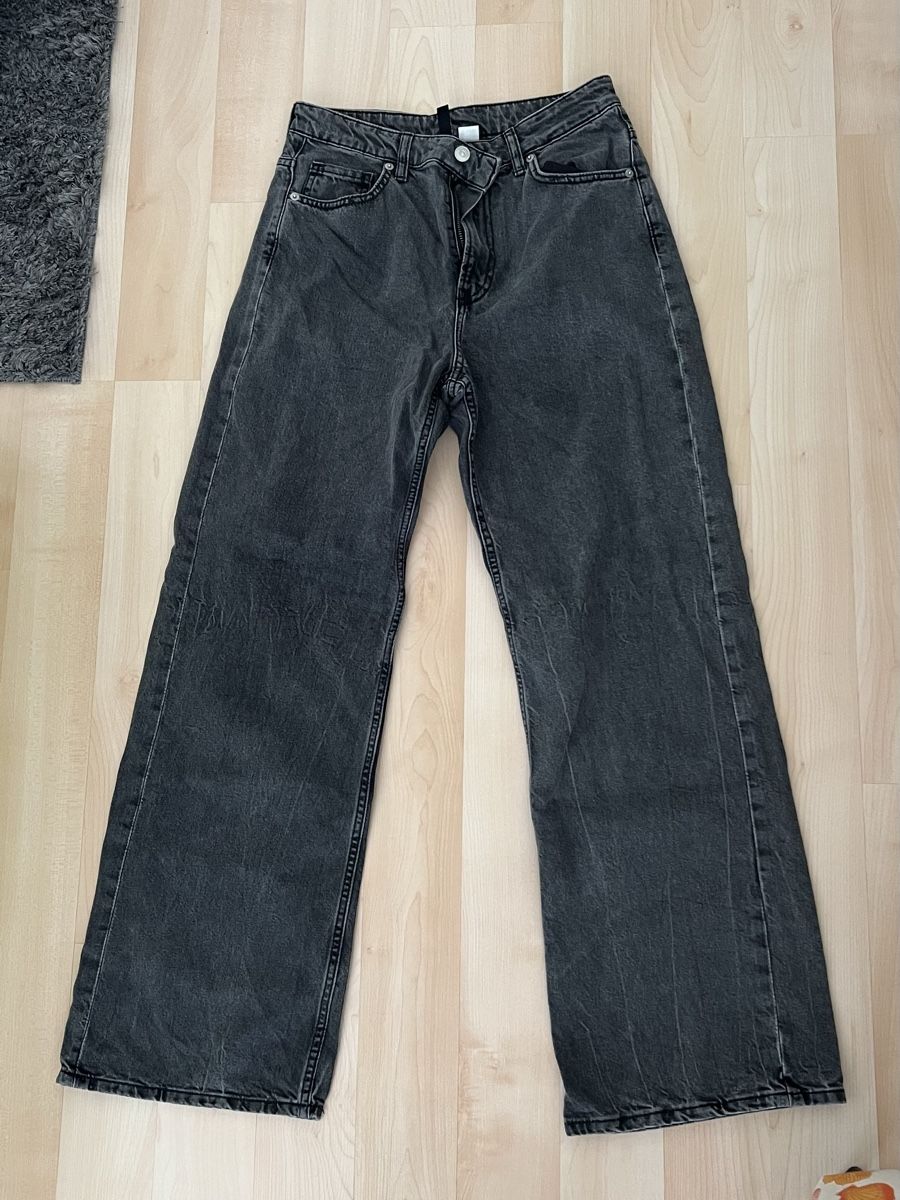H&M Jeans: H&M Jeans Weit Schwarz Grösse 38 Neuwertig – Nuovo (secondo la descrizione) da Vinelz venduto da laraaa_03