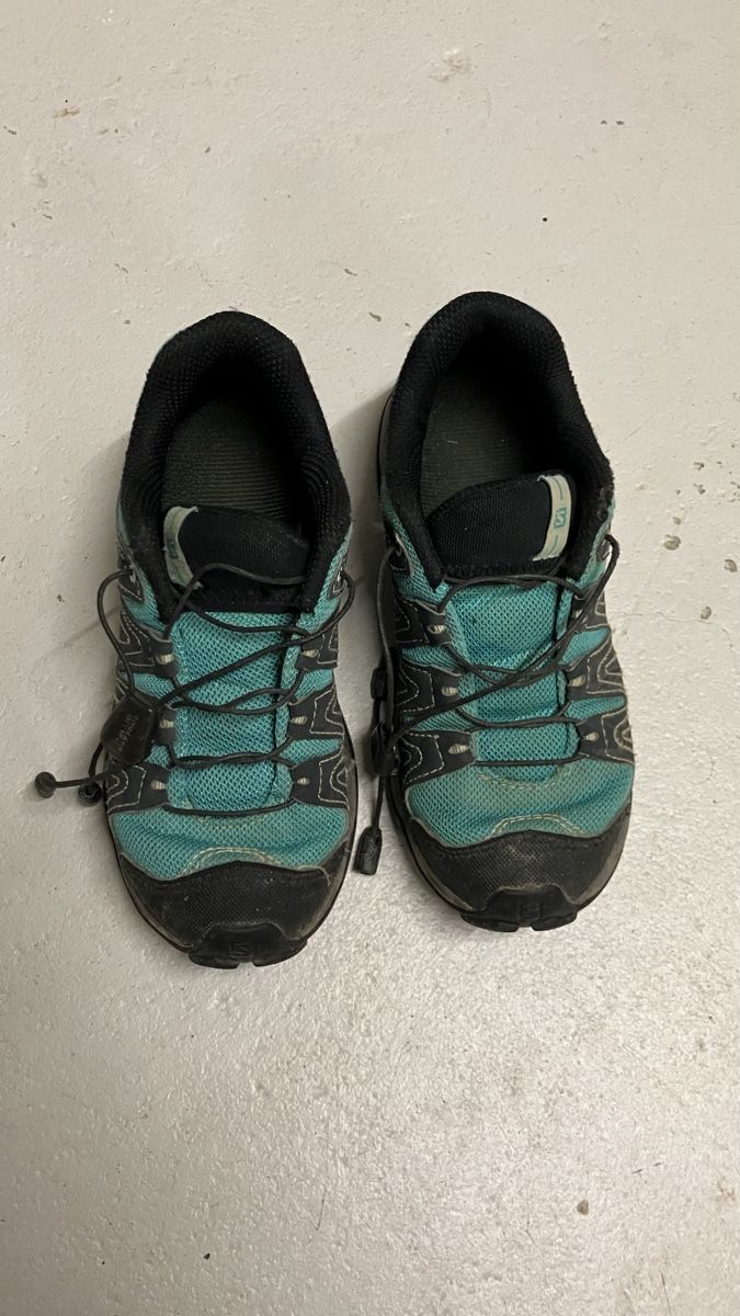 Salomon Scarpe da uomo: Salomon Kinder Schuhe Grösse 31 gebraucht – Usato da Wettingen venduto da Vichli