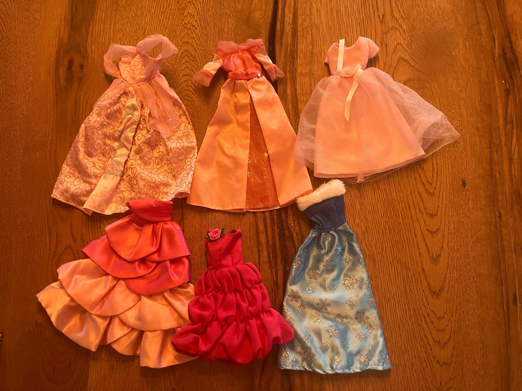 Puppen: Barbie Kleider Set – Gebraucht aus Rüdlingen von Schnoegli2007 1