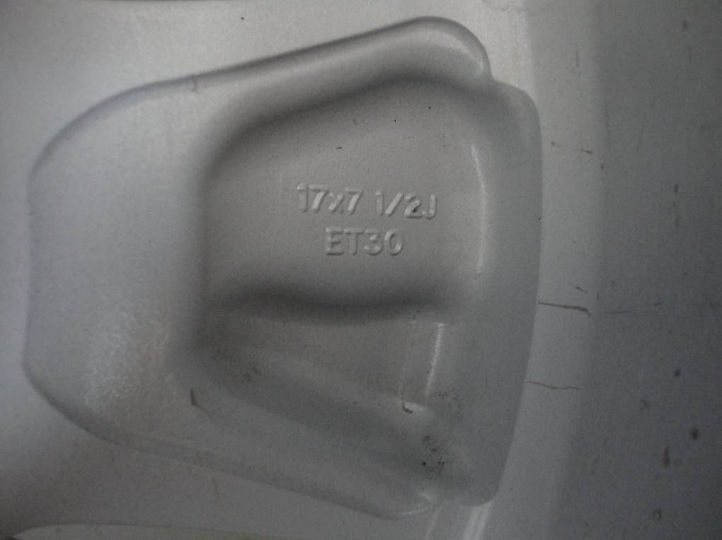 Pneumatici & Ruote complete: Toyota Hilux Alufelgen 17" – Usato da Andwil SG venduto da club1967 4