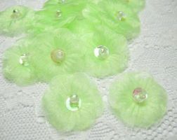 5 fleurs en tulle  perle VERT 2.5 cm