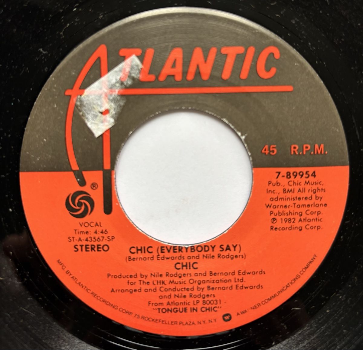 Dischi in vinile: Vinyle 45 CHIC - Hangin' / Everybody Say P – Usato da Neuchâtel venduto da Deivid2 1