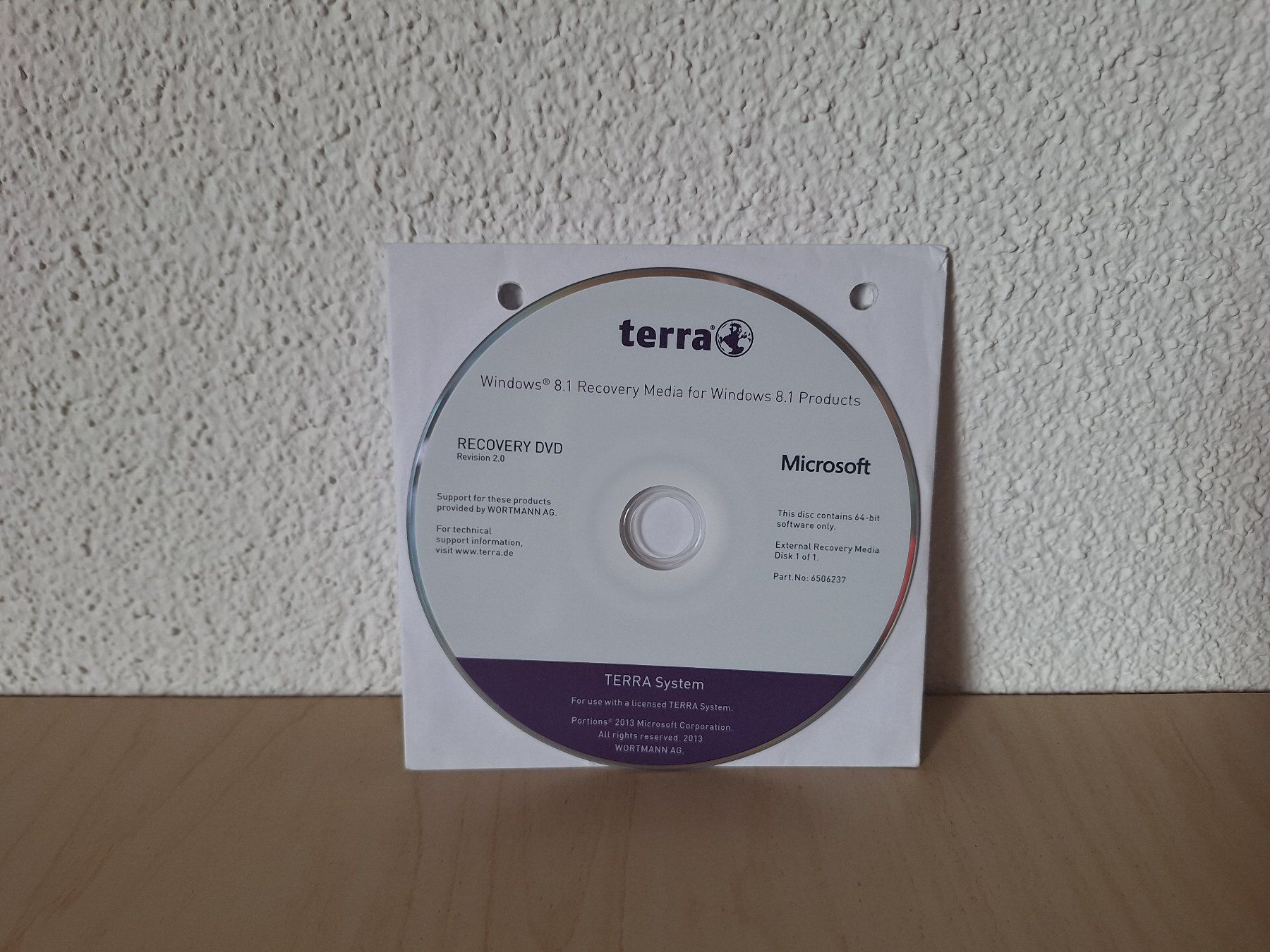 Microsoft Software: terra Windows 8.1 Recovery Media – Usato da Worb venduto da geo_zbd8