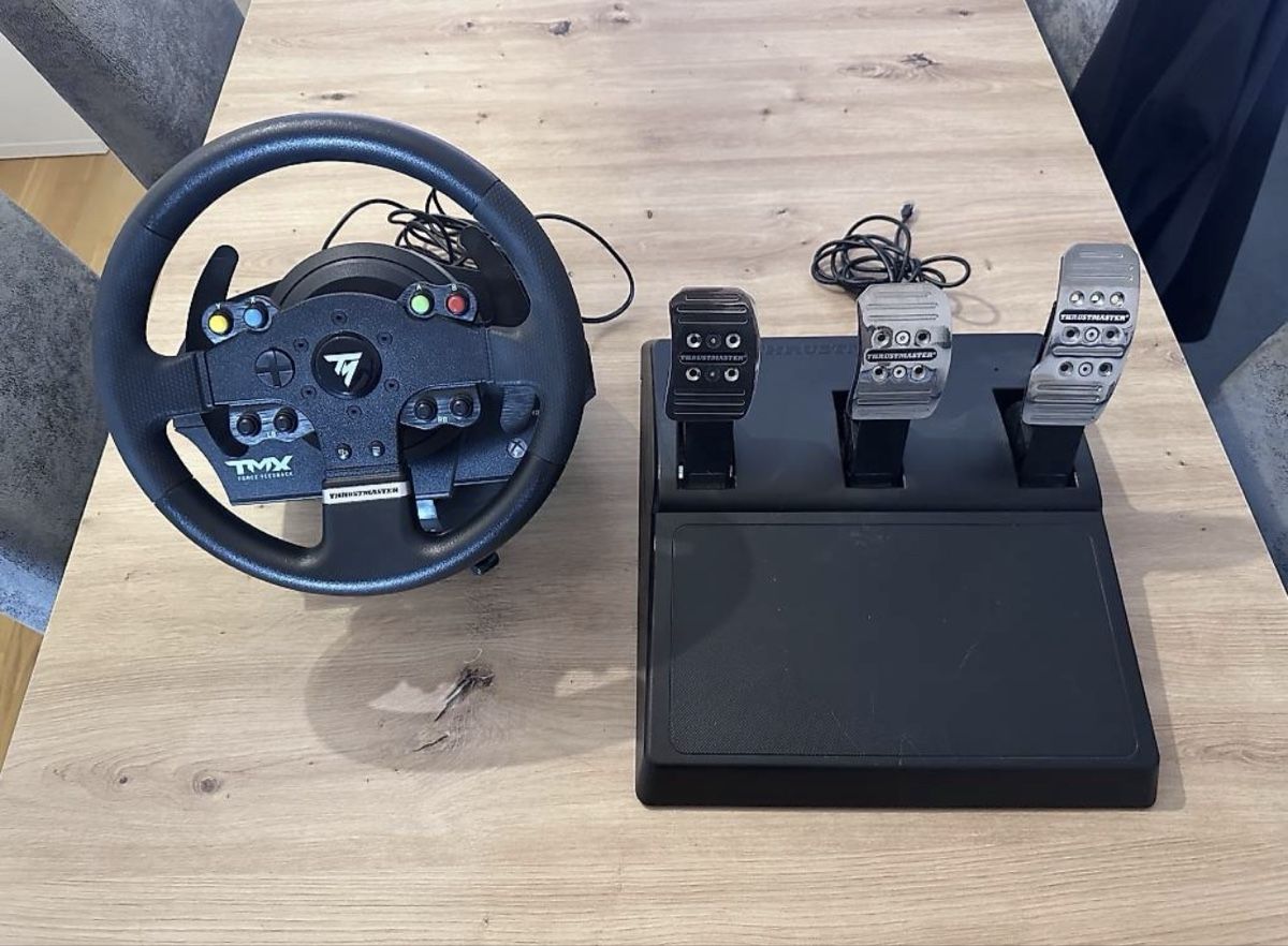 Thrustmaster Manettes: Thrustmaster TMX Force Feedback Lenkrad + Pedale ab Fr. 1.- – Neuf (Voir description) à Düdingen par SwissBricks