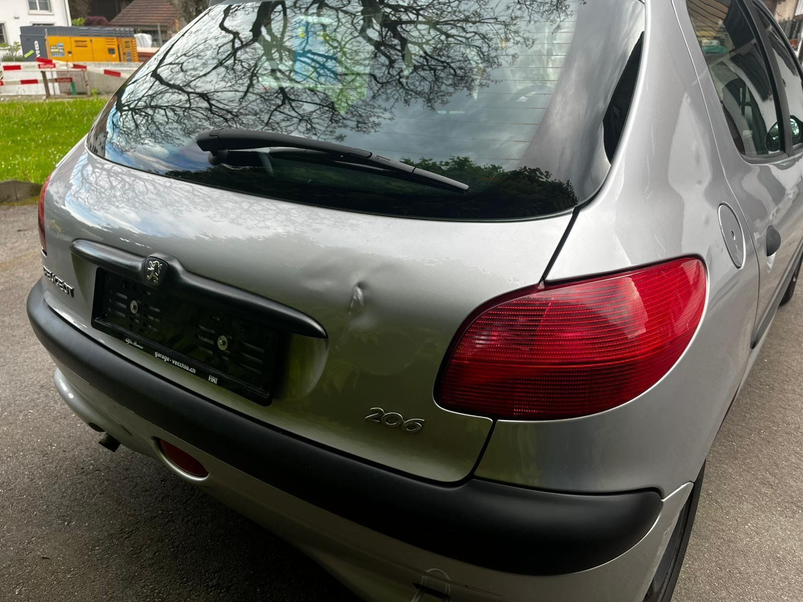 Peugeot Autos: Peugeot 206 – Defekt aus Oerlingen von Nils4442 3