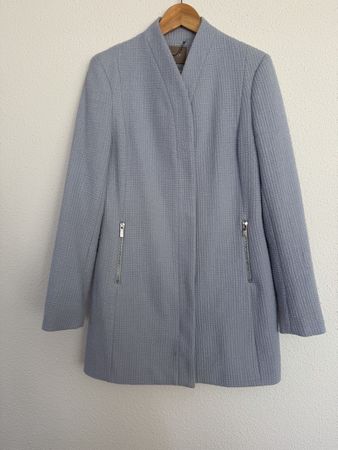 Orsay Damenmantel Gr. 36 – Hellblau mit Strukturmuster
