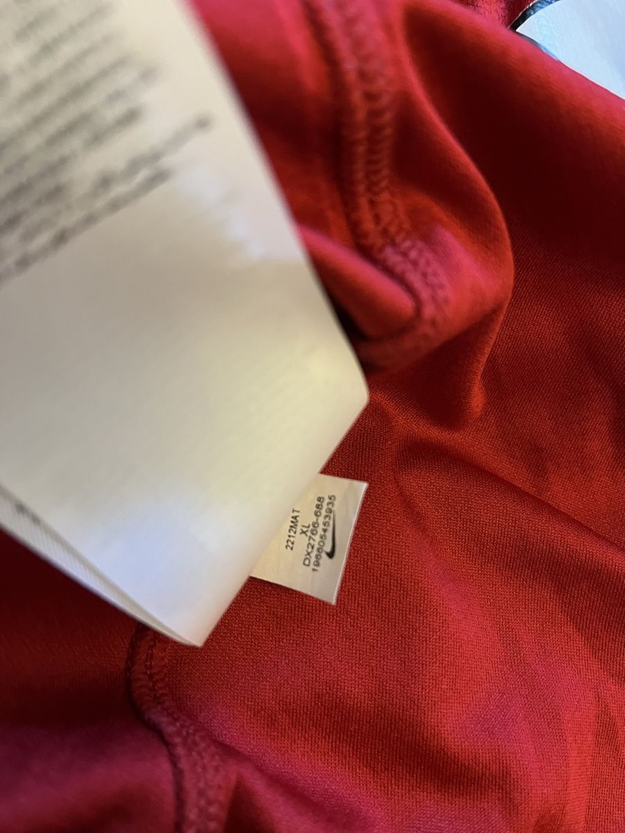 Liverpool Fc Scarpe, pantaloni & magliette da ginnastica:  Liverpool Trikot Salah  – Usato da Zürich venduto da Arch2 4