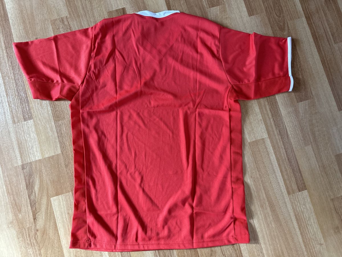 T-shirt: T-Shirt Schweiz einfache Brustweite 57cm #1 – Usato da Wald AR venduto da sar_x867 1
