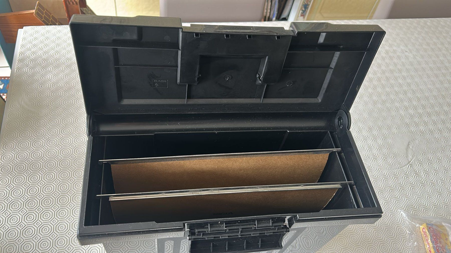 Valigie & Borse: Valigetta in plastica nera porta mappette sospese – Usato da Melano venduto da H-Sara 3