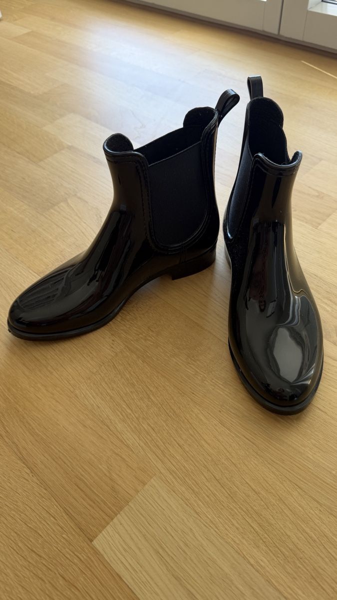 Scarpe da donna: Rain boots  – Nuovo (secondo la descrizione) da Glattpark (Opfikon) venduto da swi_wk9j
