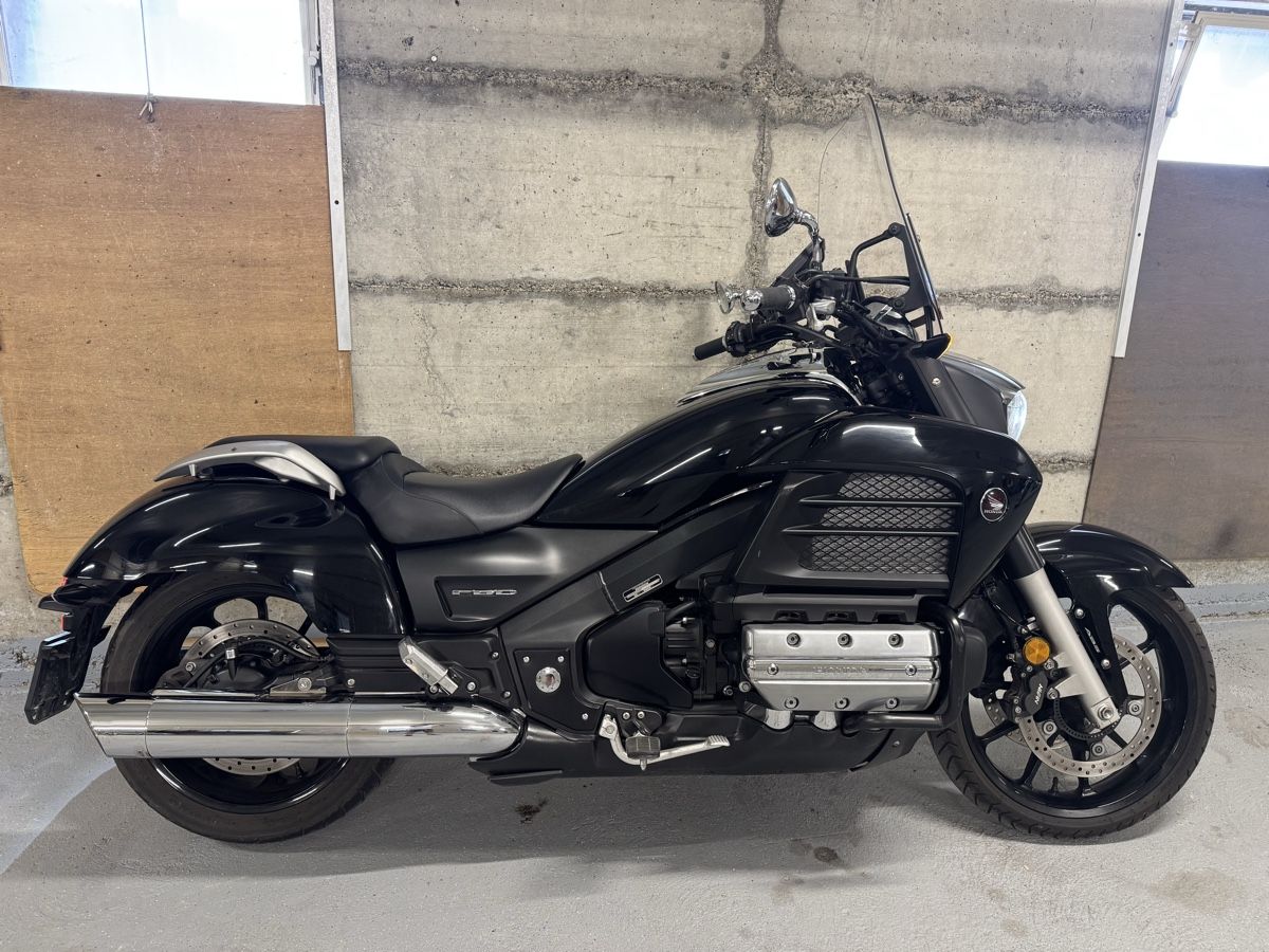Honda Touring: Honda GL 1800 C – Gebraucht aus Martigny von Shaqiri.artan 6
