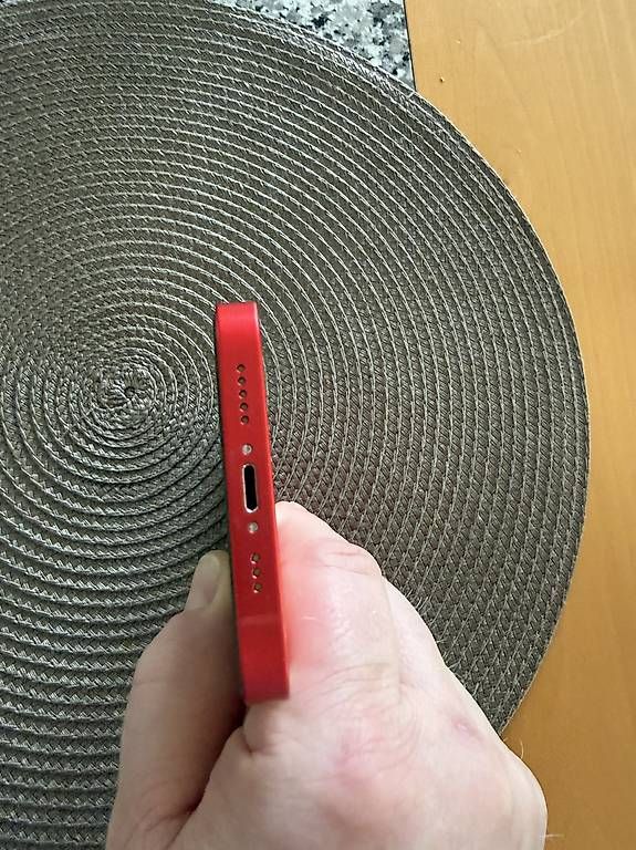 Telefoni cellulari / Smartphones: Rotes iPhone 14 in top Zustand – Usato da Selzach venduto da Olive8 3