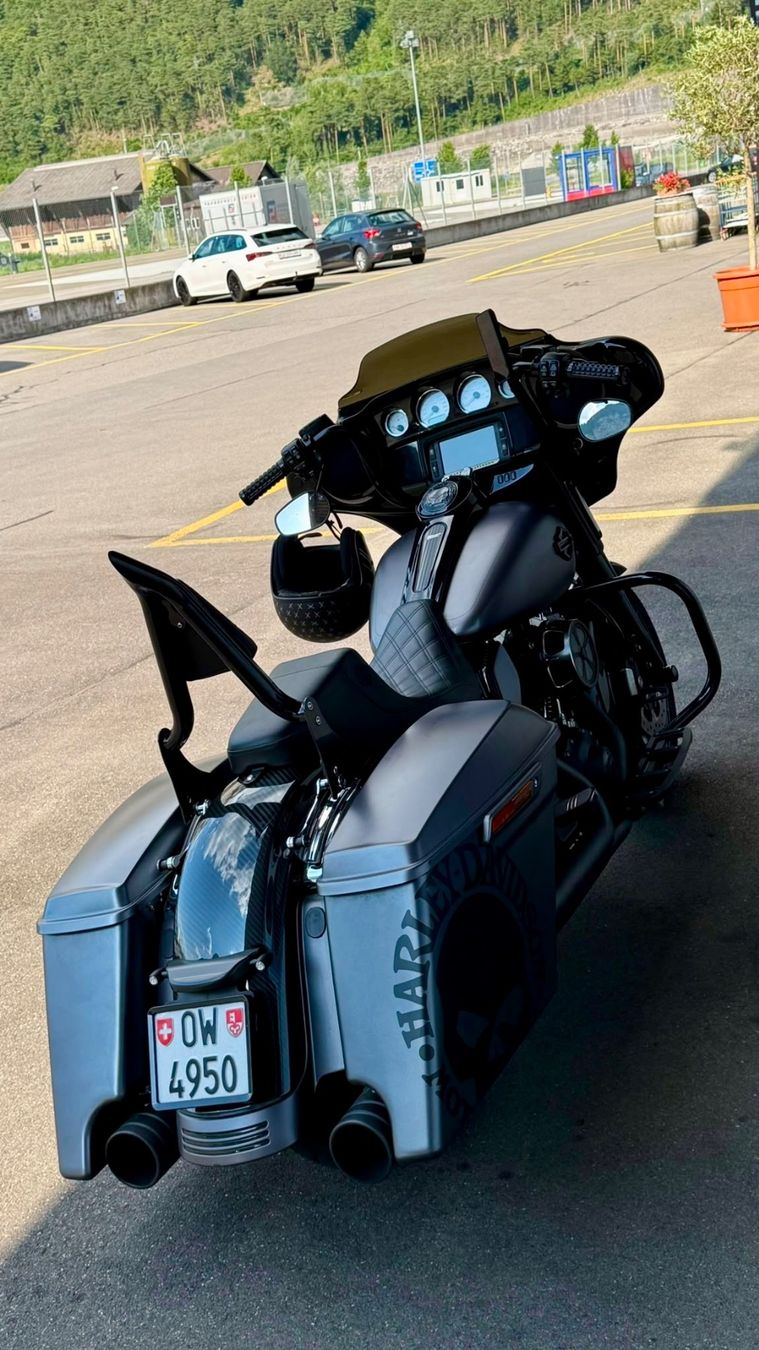 Harley-Davidson Touring: Street Glide 103 Stage 2 – Usato da Sarnen venduto da b.88 2