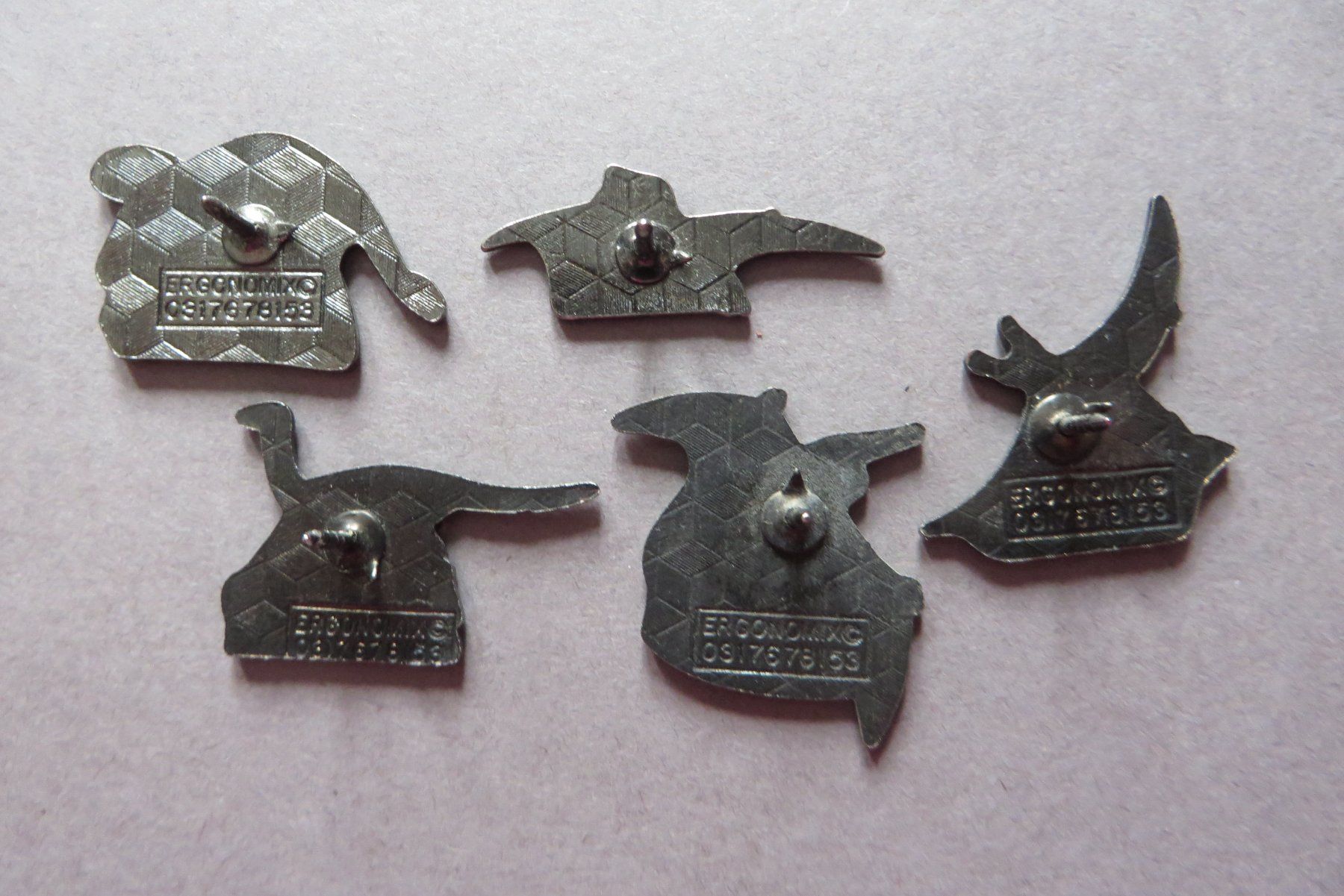 Placchette & Badge: 5 PINS DINOSAURIER, FLUGSAURIER SAURIER – Usato da Neuhausen venduto da luckimucki 1