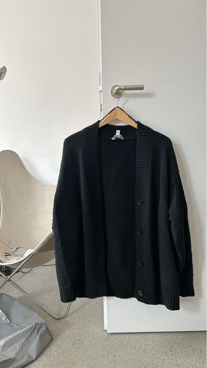 Cos Giacche: Cardigan noir COS taille S – Usato da Zürich venduto da man_pv7l