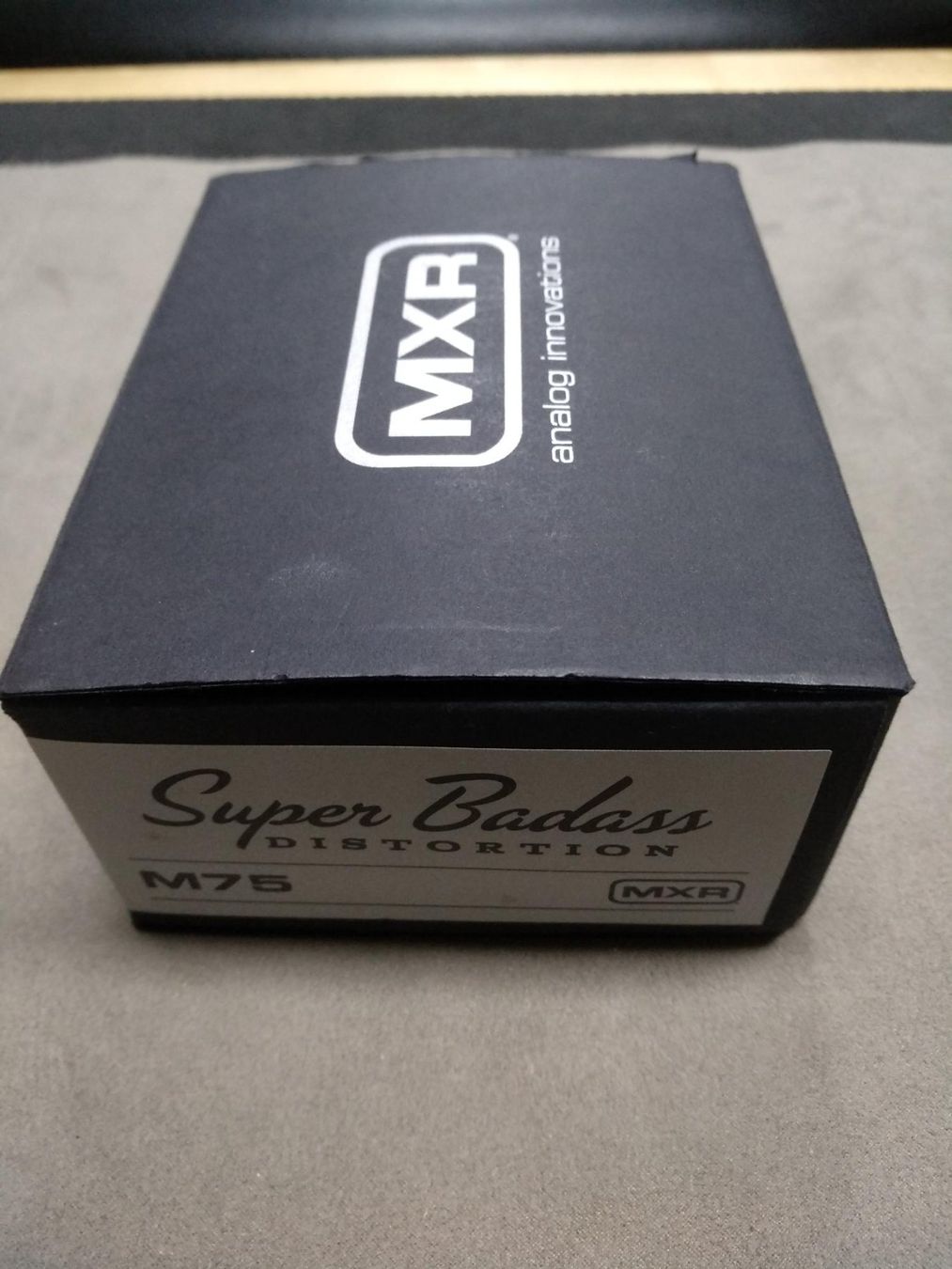 Musikinstrumente: MXR 75 Super Badass Distortion! Full Set! Original Box & Doc – Neu (gemäss Beschreibung) aus Cama von Superbayer 7