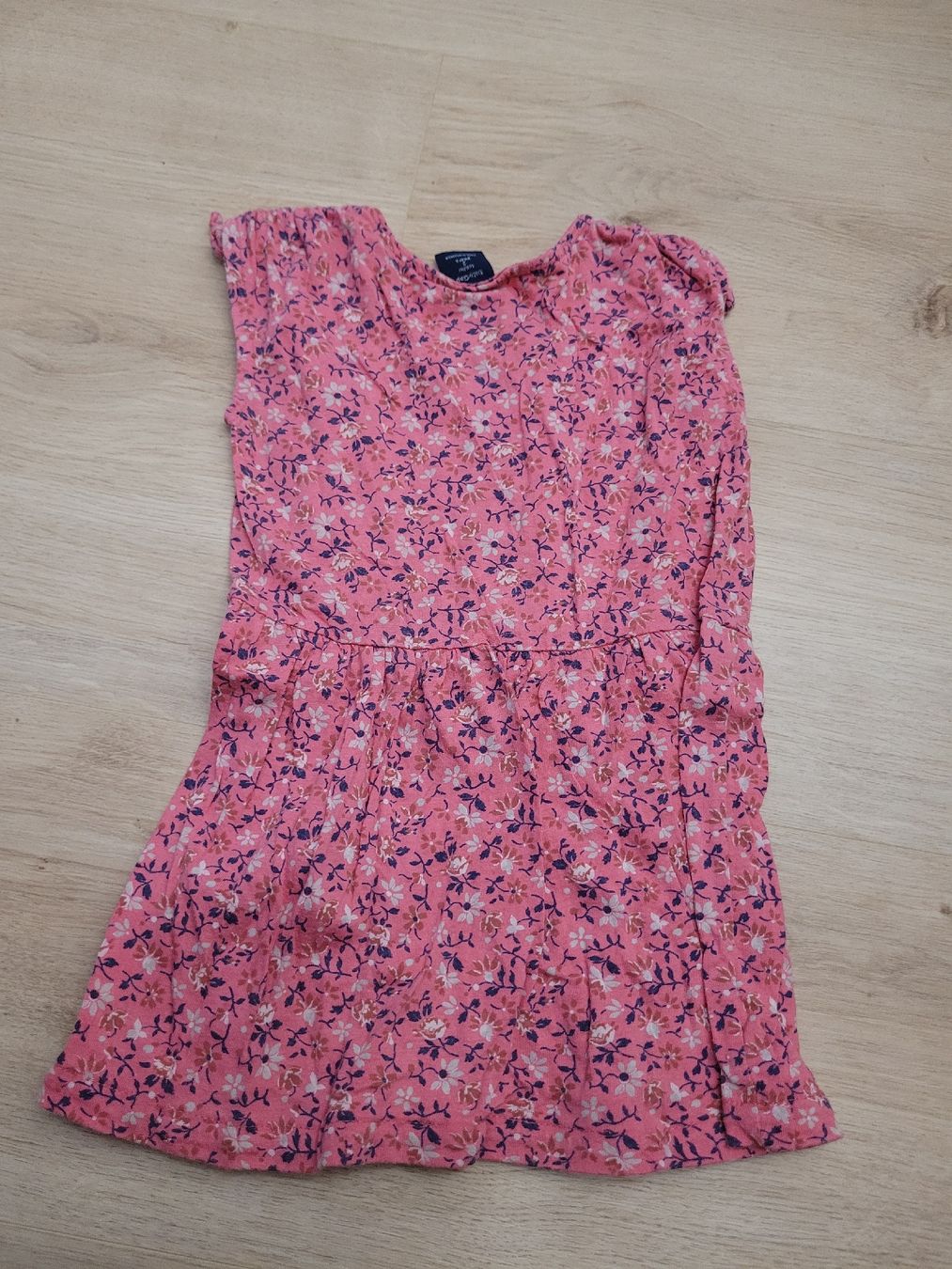 Vestiti & Gonne: Shirt/Röckli Gr. 92 – Usato da Lupsingen venduto da sta_wgg5 2