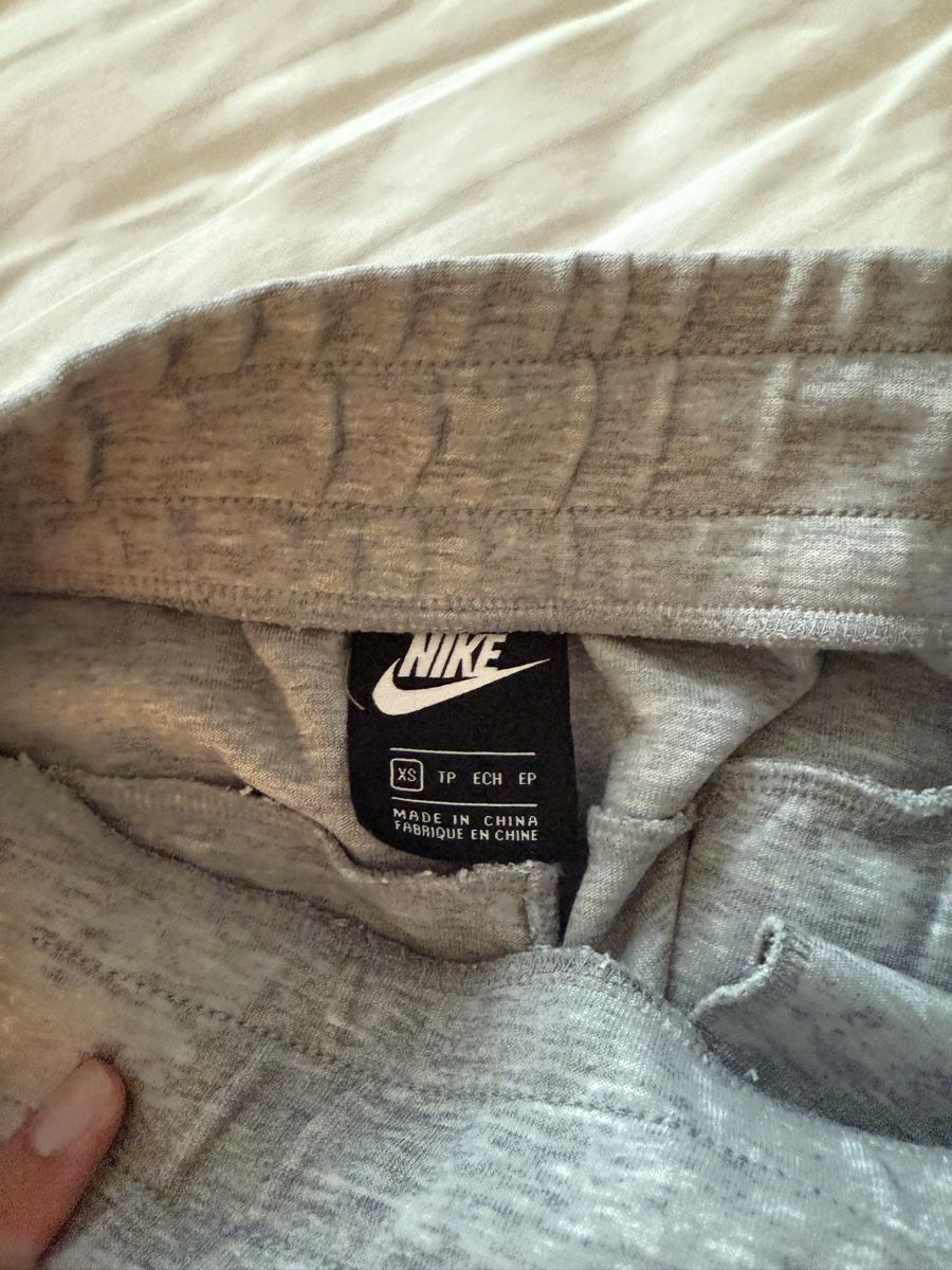 Nike Pantaloni: Nike Jogginghose XS – Usato da Volketswil venduto da habibeoez 2