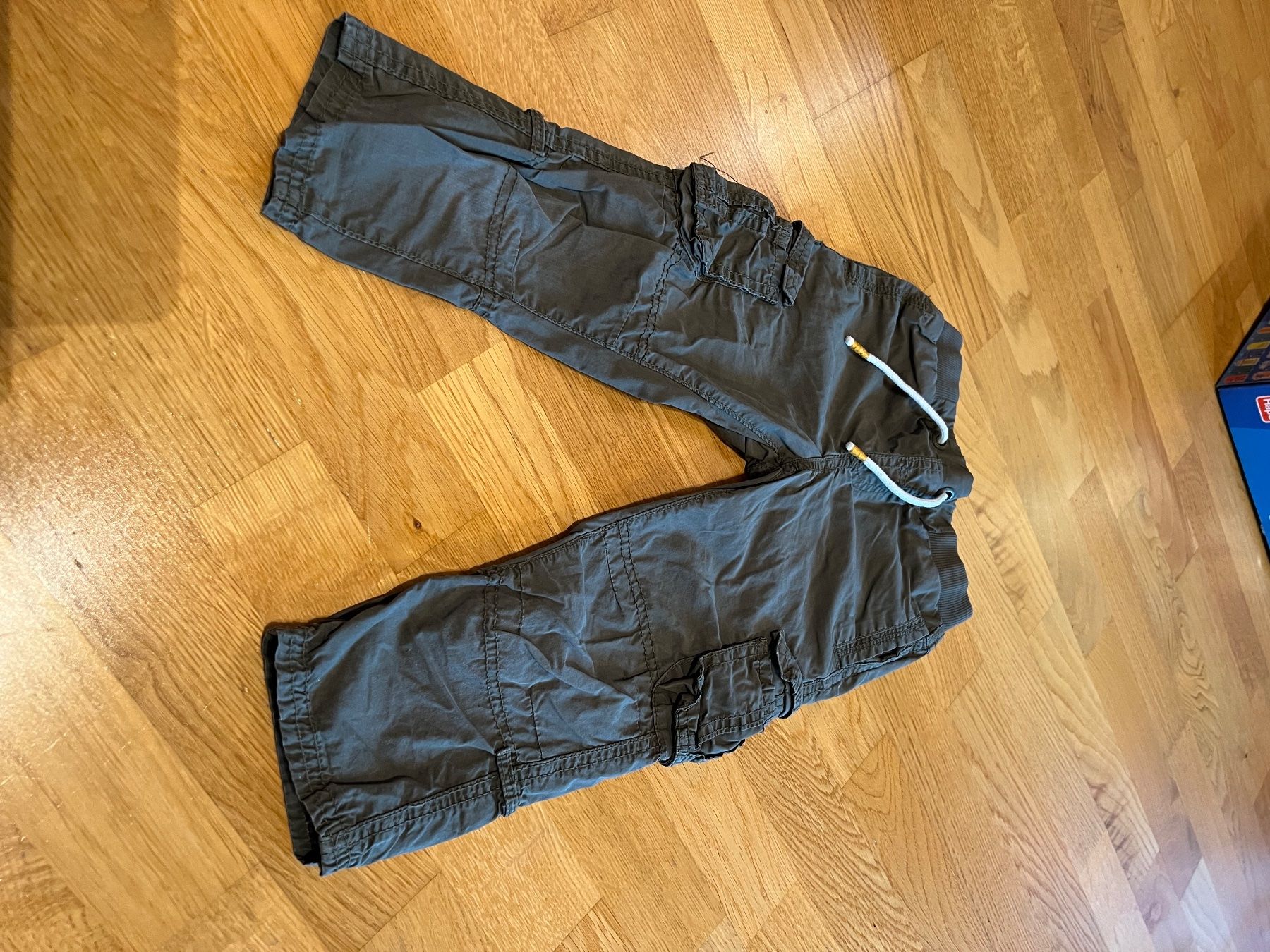 Pantalons: Hose Gr. 114, Vertbaudet – D'occasion à Wallisellen par Kaktus8304