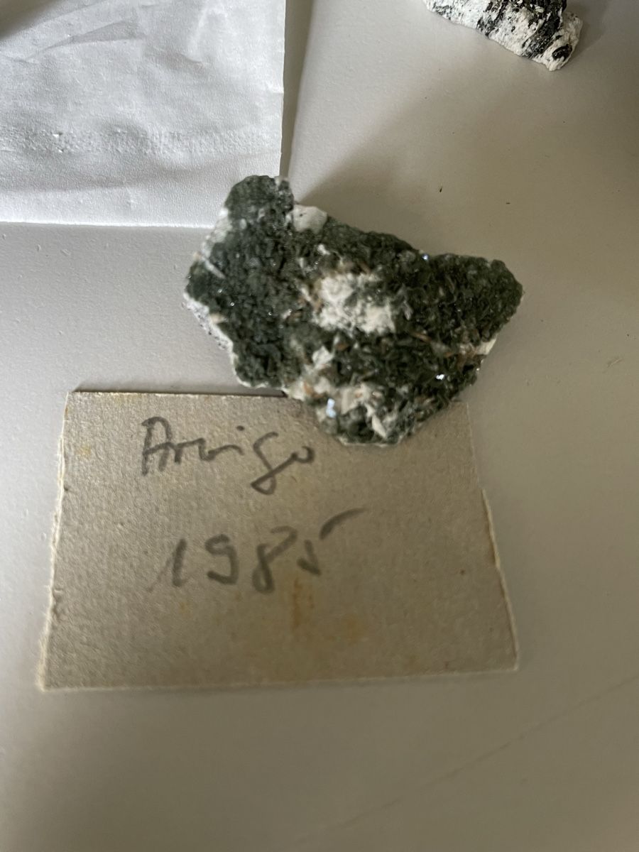 Minéraux & Lithothérapie: Alte Mineraliensammlung  – D'occasion à Mollis par Romana1978 4