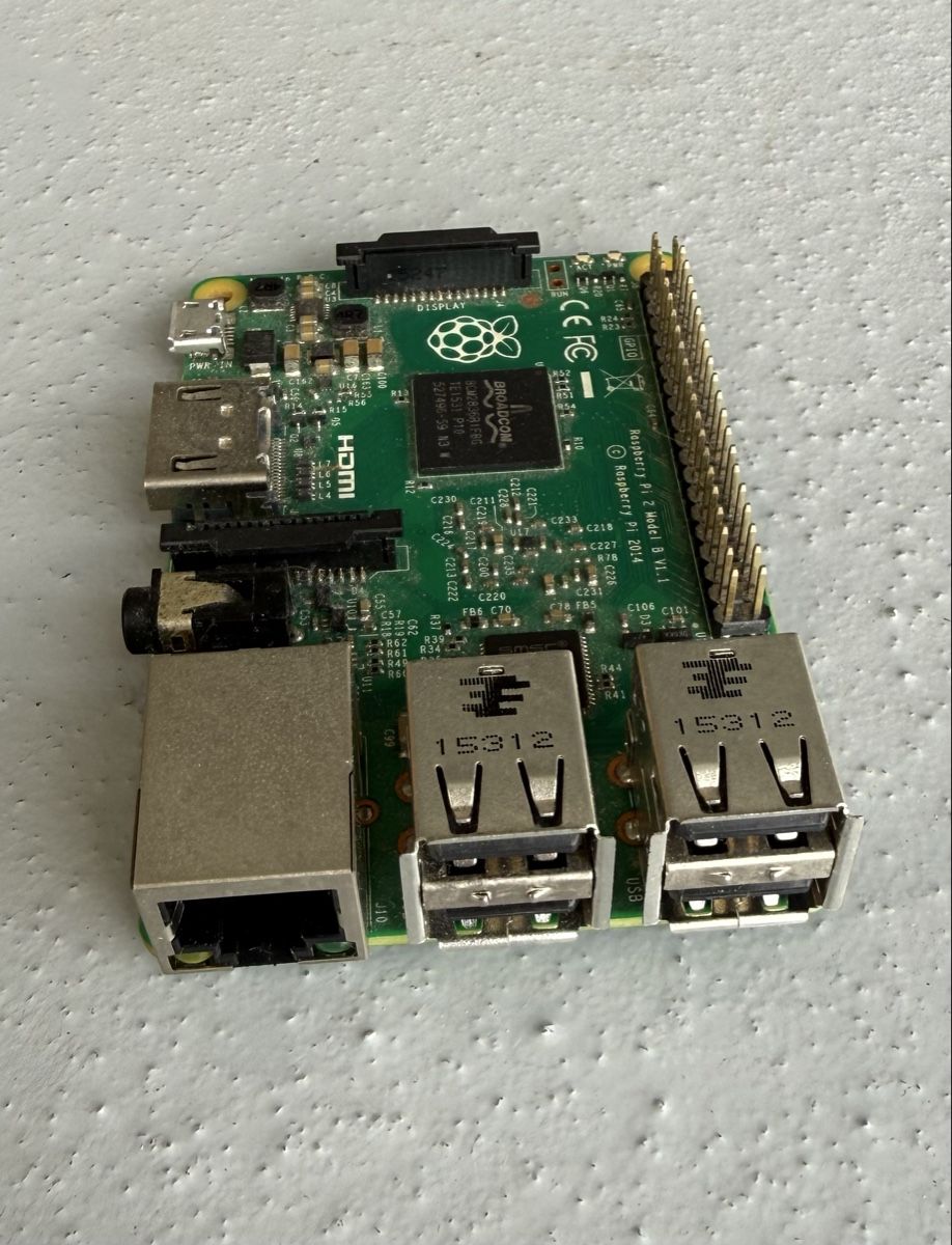 Raspberry Pi PCs: Raspberry Pi 2, Model B, 1GB RAM – D'occasion à Oberrieden par rroane2 1
