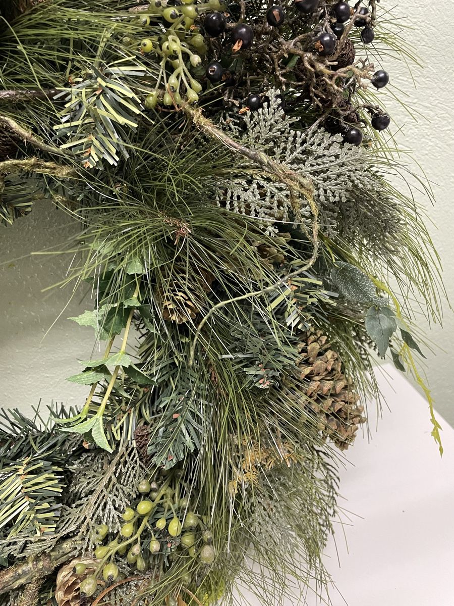 Alle Dekorationen: Festive Winter Wreath with Pine Cones – Neu (gemäss Beschreibung) aus Zürich von LoveFashion76 5