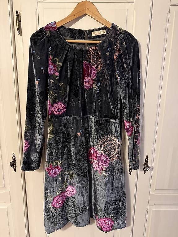 Kleider: Samtkleid mit Blumenmuster, Odd Molly, Size 0 – Gebraucht aus Glattfelden von pexx79