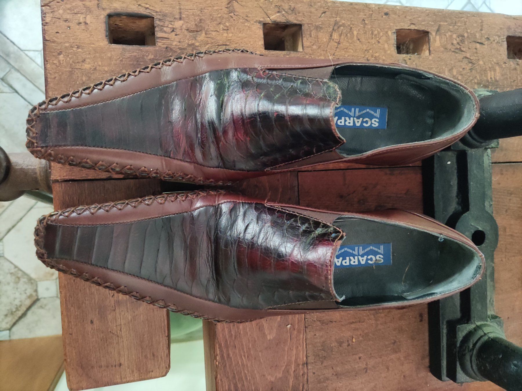 Scarpa Scarpe da uomo: Scarpa, rassige Lederschuhe, gr. 41 – Usato da Arboldswil venduto da Ve1774