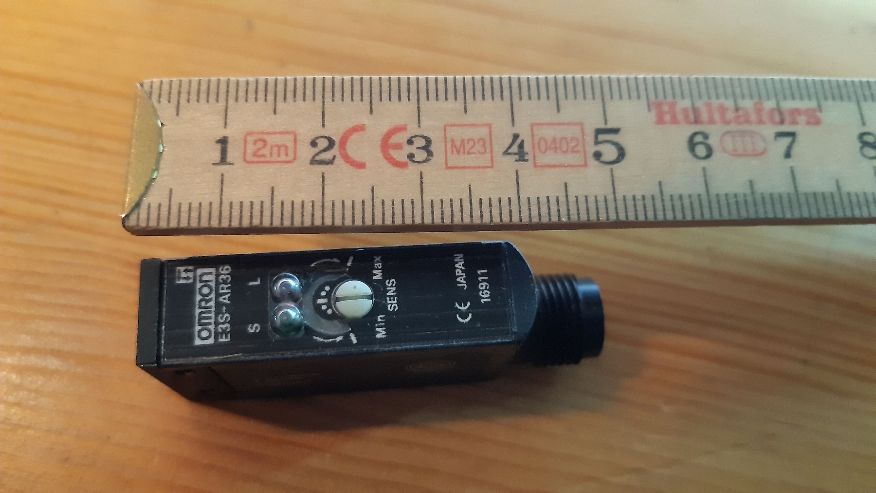 Componenti elettronici: Omron Lichtschranke E3S-AR36, NEU, inkl. Reflektor – Nuovo (secondo la descrizione) da Oey venduto da Parkplatzbrocki 3