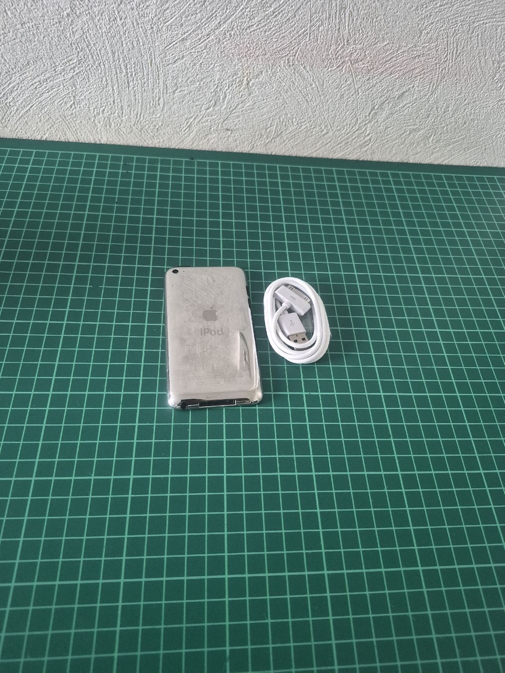 Apple Lecteur media portable: iPod Touch 4th Gen 32GB with Cable good condition – D'occasion à Meyrin par Retro-GZ 2