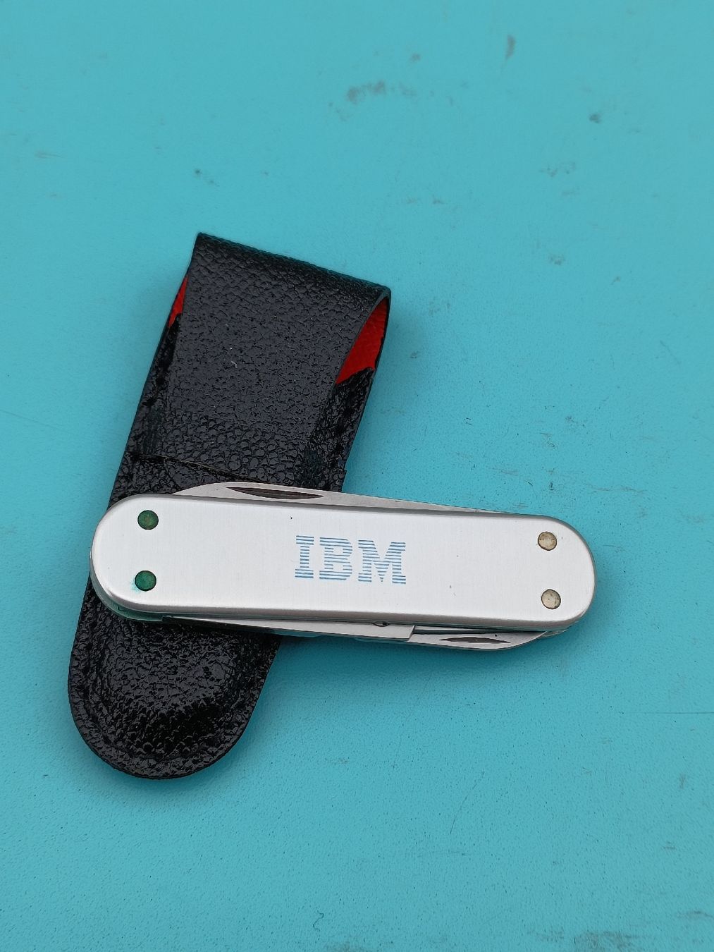 Victorinox Coltelli tascabile: Sackmesser Victorinox IBM mit Etui – Nuovo (secondo la descrizione) da Brugg AG venduto da Ente015