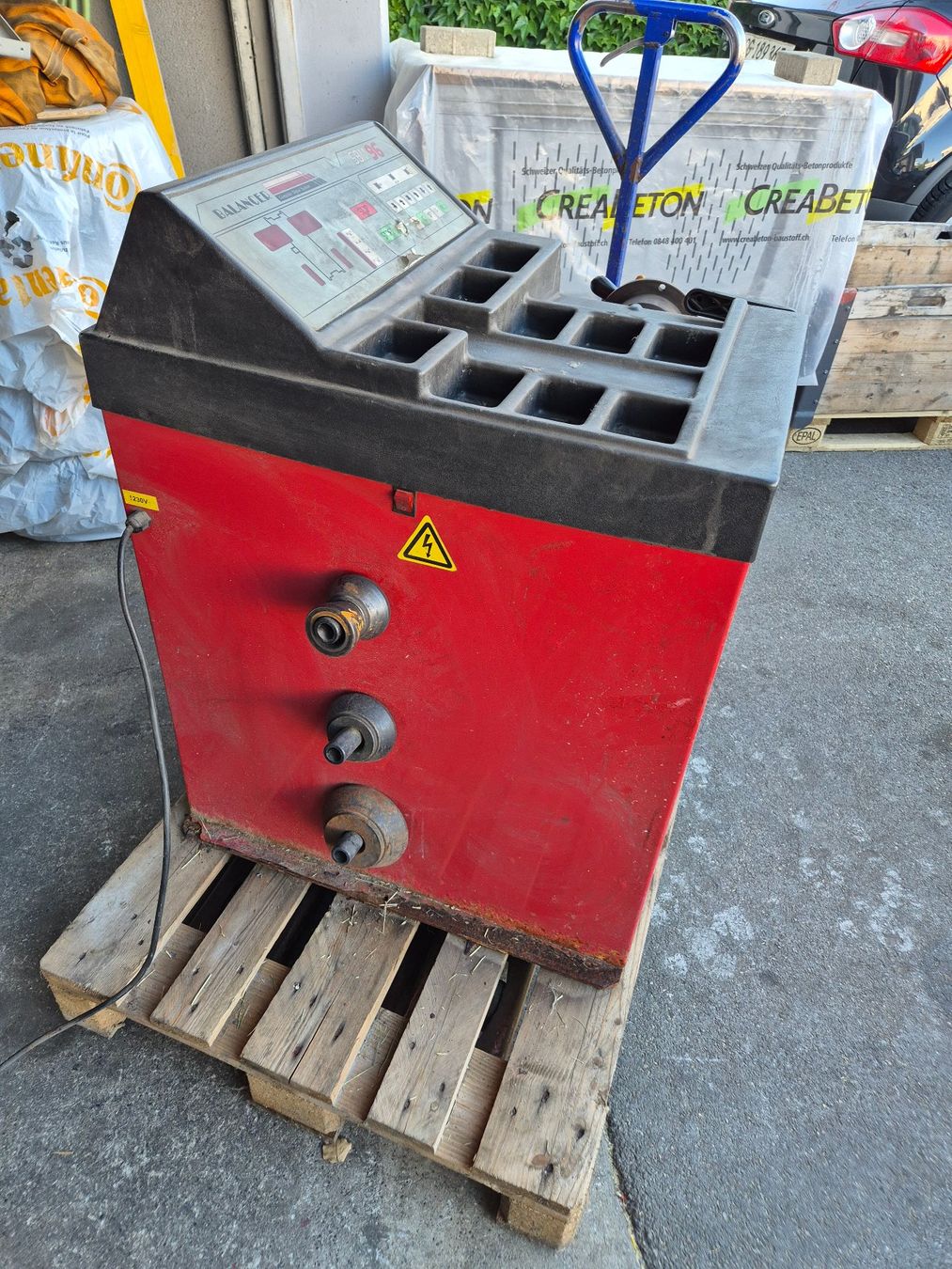Alle Maschinen: Reifenwucht Maschine – Gebraucht aus Gossau SG von Aeromax 1