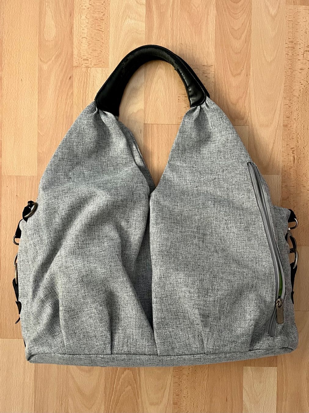 Lässig Taschen für Damen: Wickeltasche Lässig Hellgrau – Gebraucht aus Bülach von alinaw