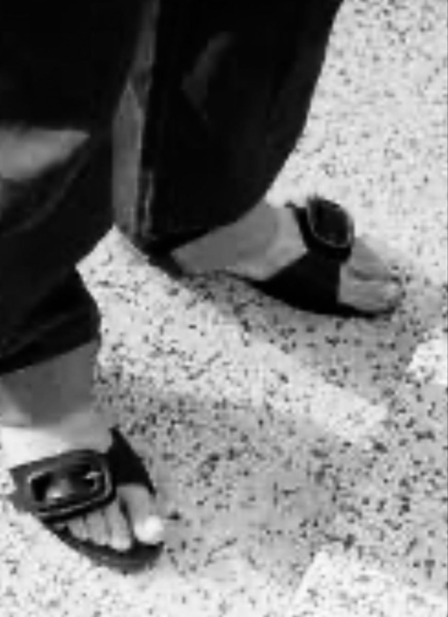 Scarpe da donna: Balagan Black Leather Buckle Sliders, size 41 – Usato da Zürich venduto da kas_g26m 3
