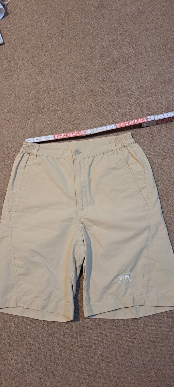 Helly Hansen Pantaloni: Helly Hansen Shorts, beige, Grösse 48 ,umgetragen – Nuovo (secondo la descrizione) da Urdorf venduto da villakagu