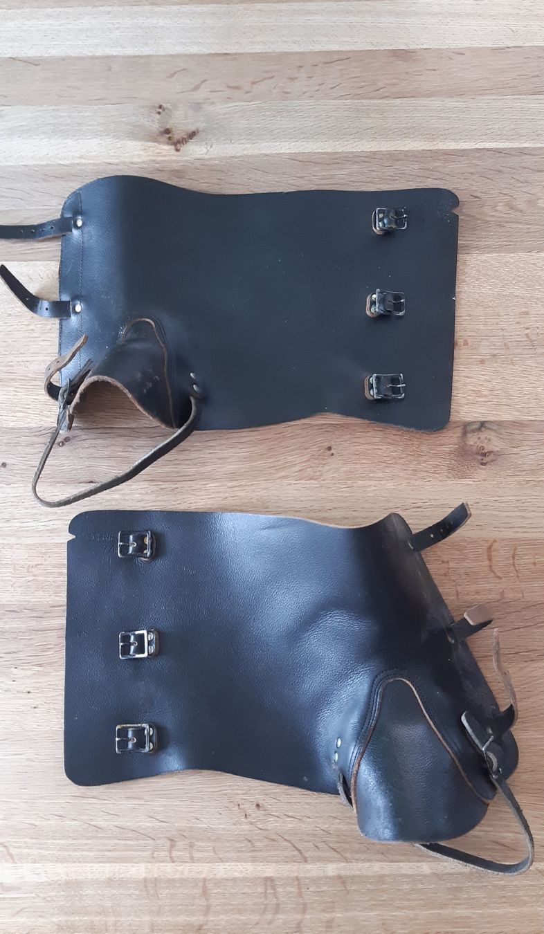 Schweizer Armee Stinchiere & Fasciature: Leder - Gamaschen – Usato da Unterlangenegg venduto da Estrella8
