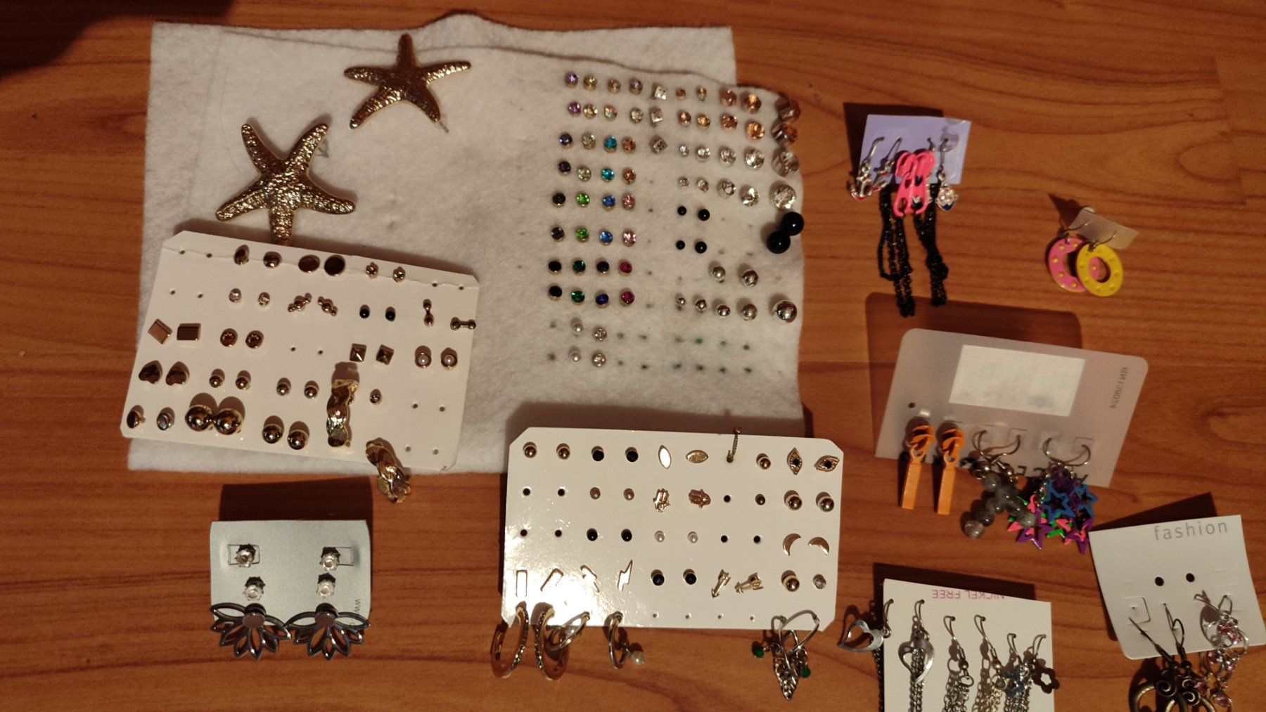 Orecchini pendenti & Orecchini a lobo: Ohrringe & Ohrstecker Set Modeschmuck verschiedene Modelle – Nuovo (secondo la descrizione) da Brüttisellen venduto da nic_xm7s 1