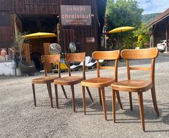 Set von Vier  Beizen Stühlen /2 x Horgen Glarus 2 x No Name