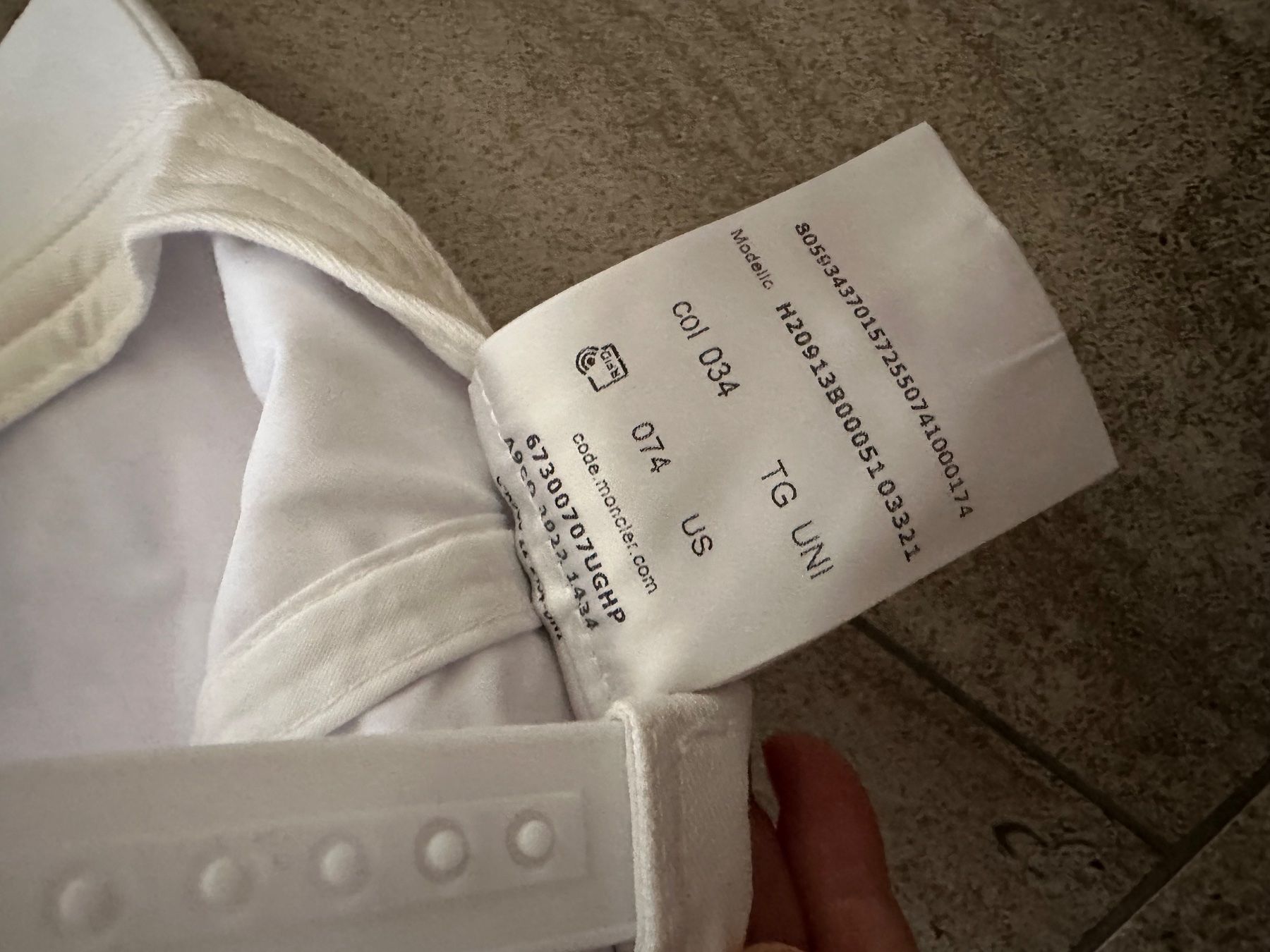 Moncler Copricapi, berretti & cappellini: Cap Moncler – Nuovo (secondo la descrizione) da Ebikon venduto da nat_jzh5 2