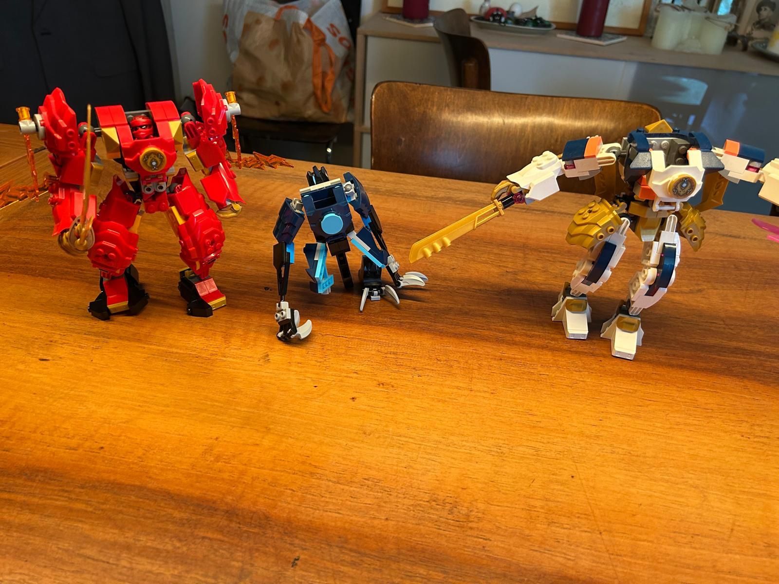 Lego Statuette: LEGO Ninjago Figuren Set gebraucht – Usato da Zürich venduto da cat 4