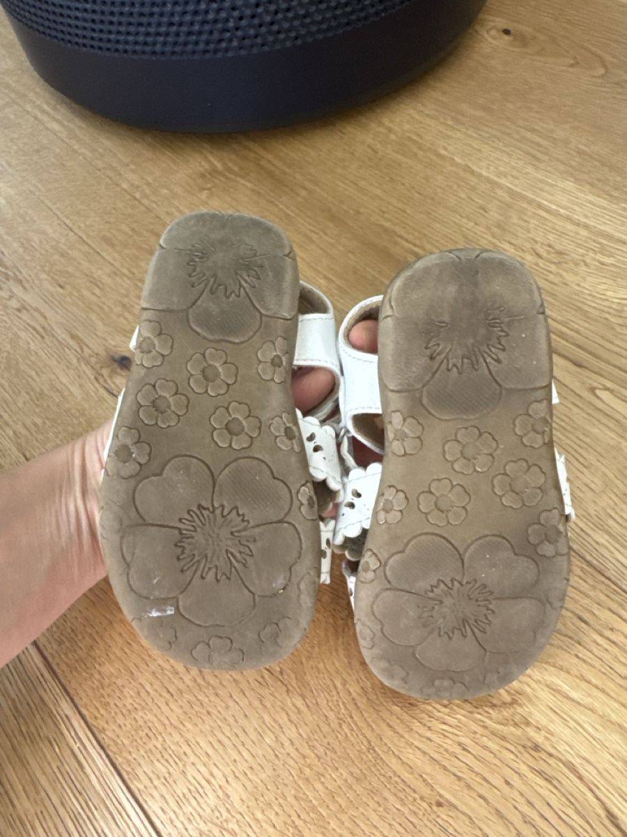 Next Scarpe per ragazze: Sandales next 6 23-24 – Usato da Montreux venduto da canori 1