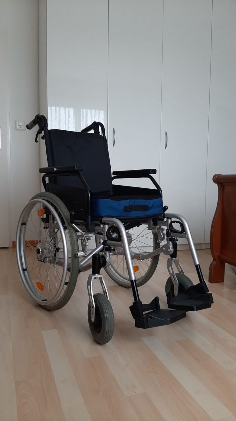 Sedie a rotelle: Rollstuhl – Usato da Olten venduto da kat_8tjz