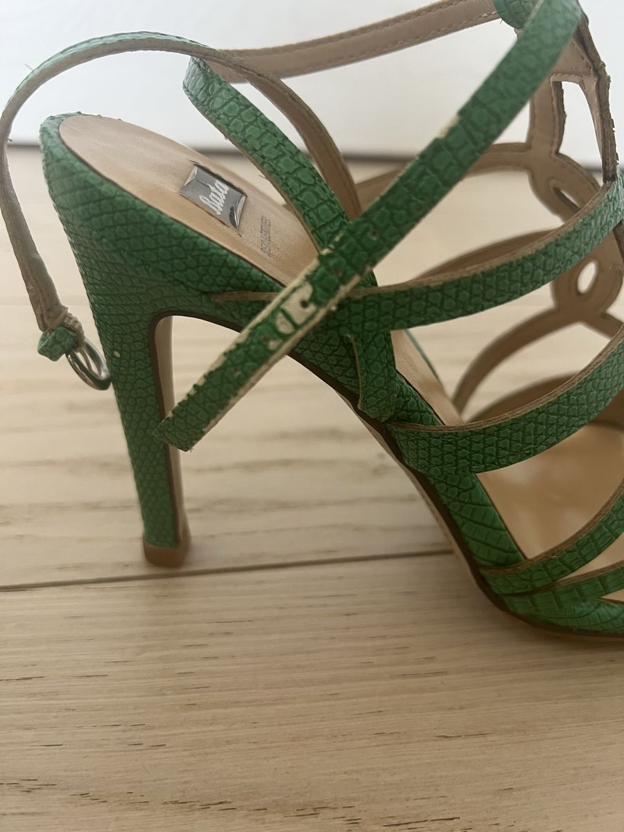 Scarpe da donna: Trendy shoes from Bata – Usato da Dully venduto da rev_l7jp 3