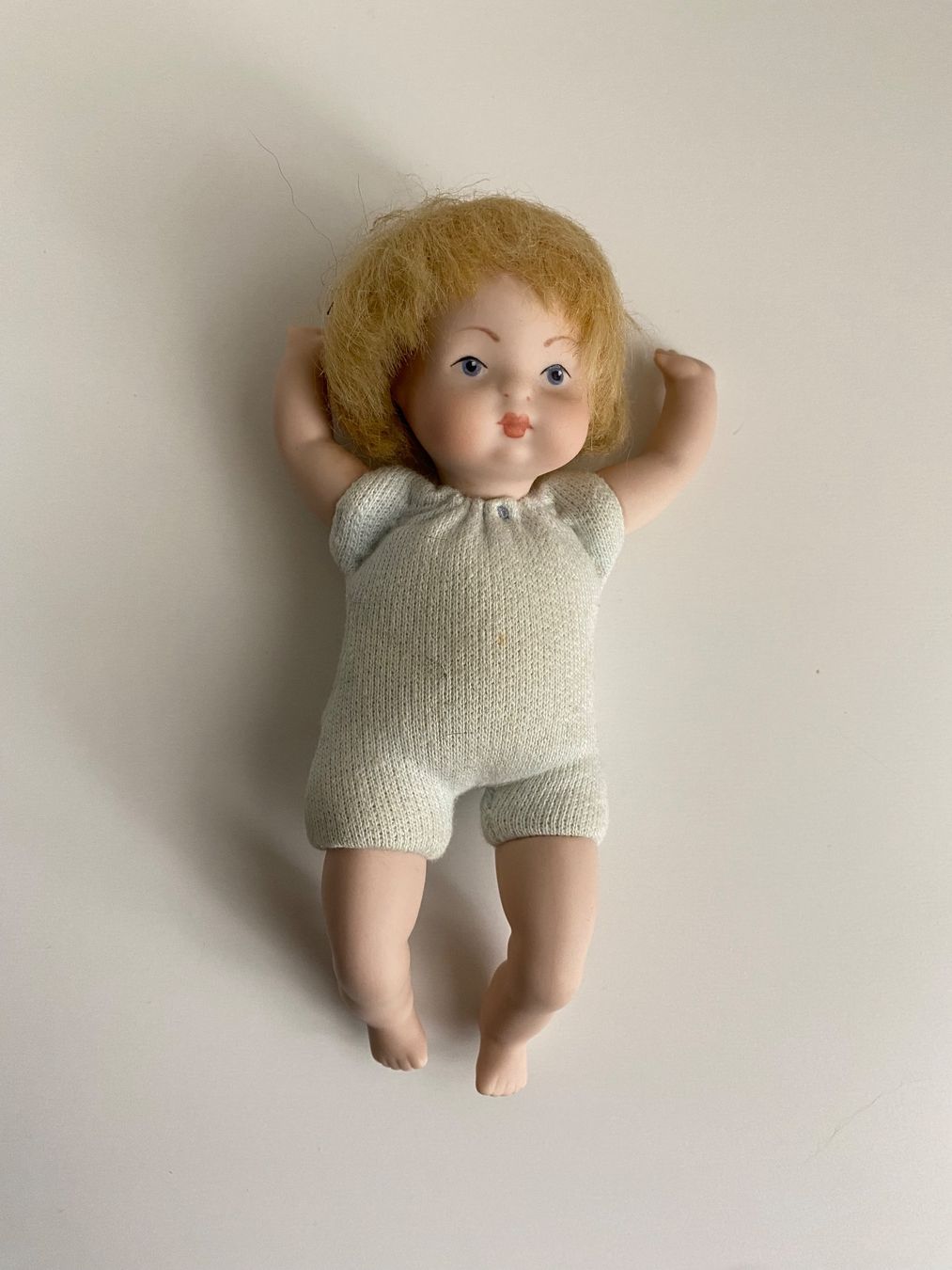 Bambole: Antike kleine Puppe – Usato da St.Gallen venduto da Bigdisch