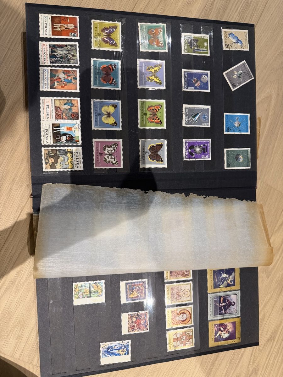 Tutti i francobolli: Stamp Album with Various Stamps – Usato da La Tour-de-Peilz venduto da HOTMI00 1