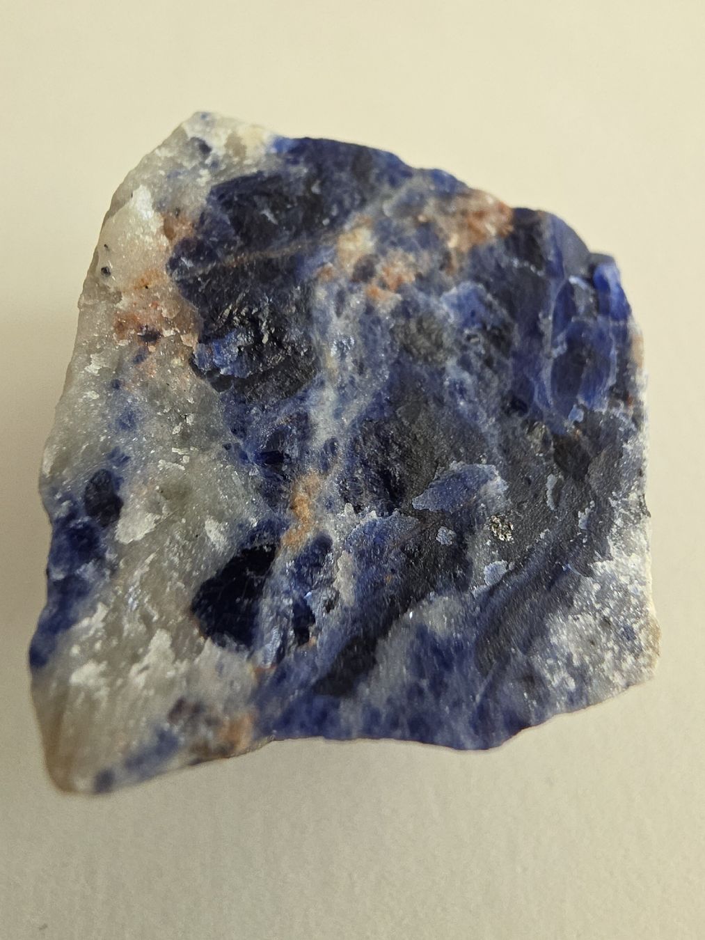 Mineralien & Heilsteine: Sodalit Rohstein ca. 45x40x35mm. – Neu und originalverpackt aus Menziken von Mirager 1