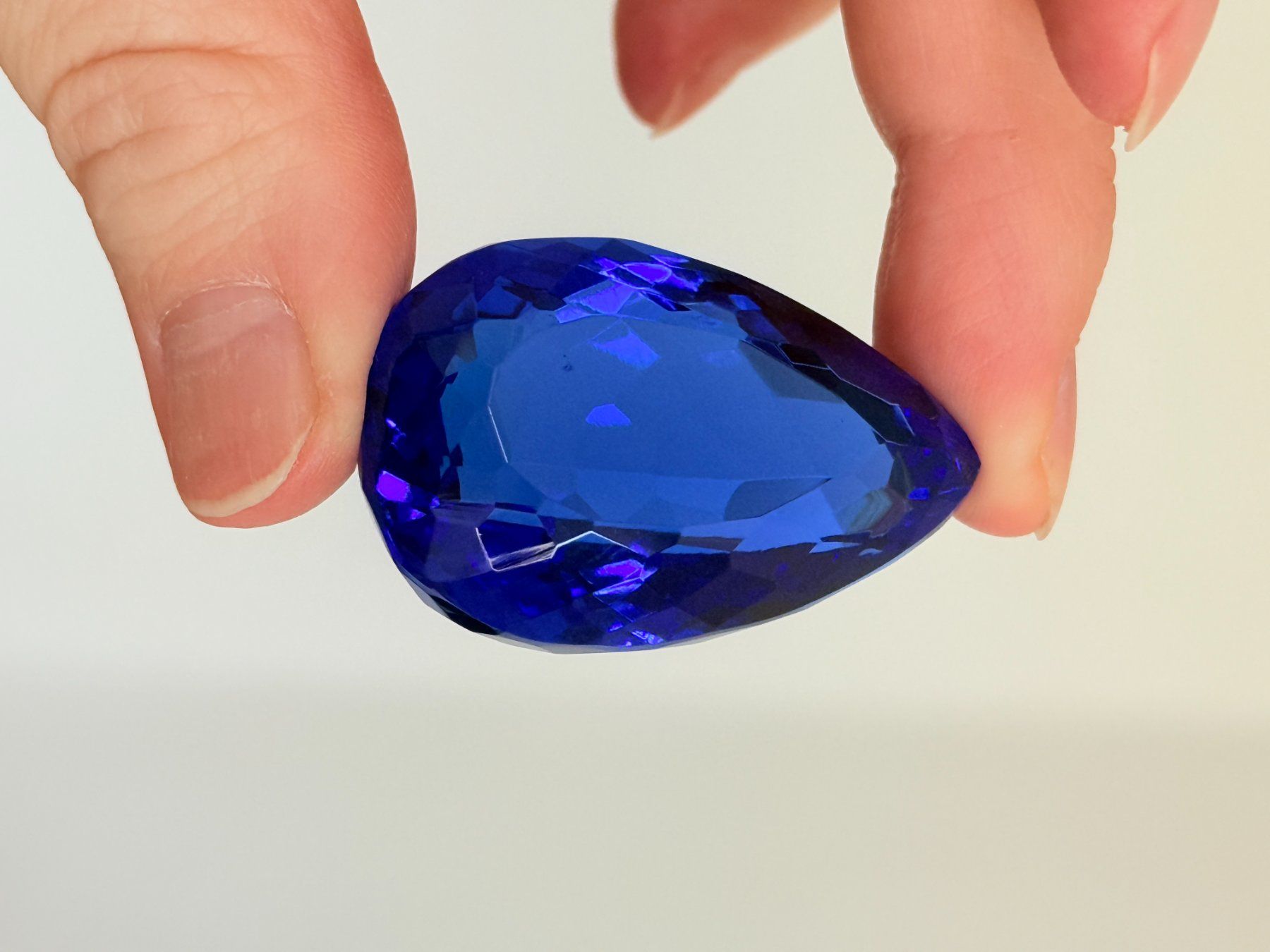 Minerali & Pietre curative: Certified 122.25 Ct – Nuovo e nell'imballaggio originale da Genève venduto da AWWA 2