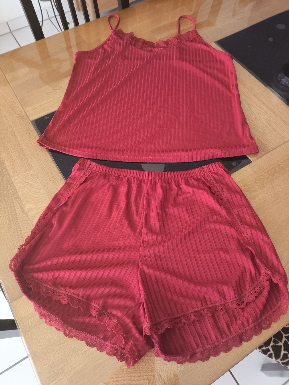Negligees & Pyjamas: Shorty/Pyjama Gr.XL/44 – Gebraucht aus Burgdorf von Ropajesi