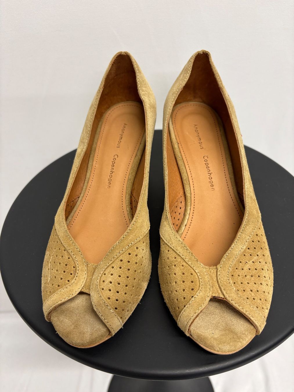 Copenhagen Scarpe da donna: Anonymous Copenhagen Tiffany Triangle Pumps beige 36 Leder – Nuovo (secondo la descrizione) da Regensdorf venduto da secondchancefashion 4