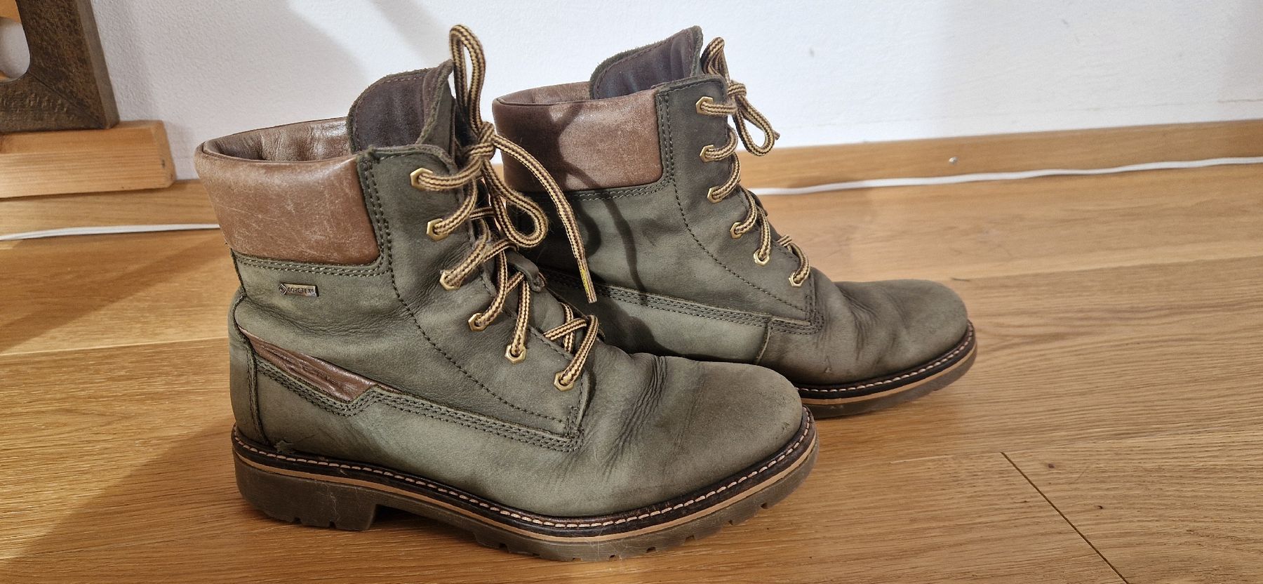 Scarpe da donna: Winterstiefel Goretex 37.5 gebraucht – Usato da Gelterkinden venduto da teddywidder 2